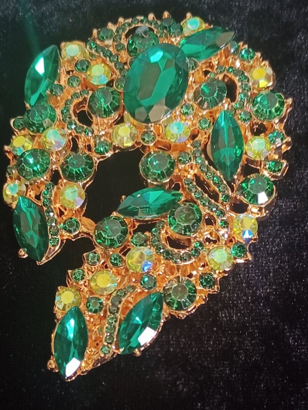 Large Lovely Green Rhinestone Brooch 3.5"